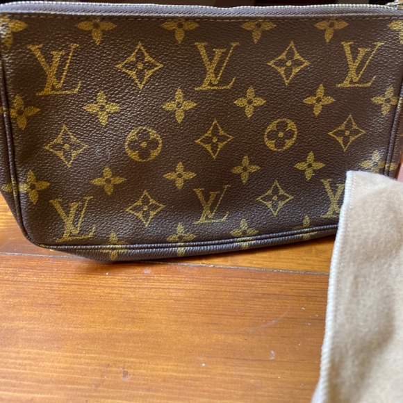 Vintage Louis Vuitton Pochette - Picture 4 of 4